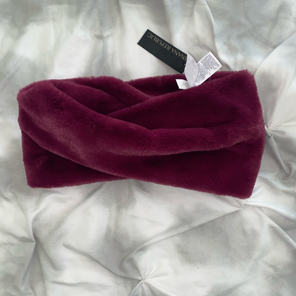 Banana Republic Burgundy Scarf